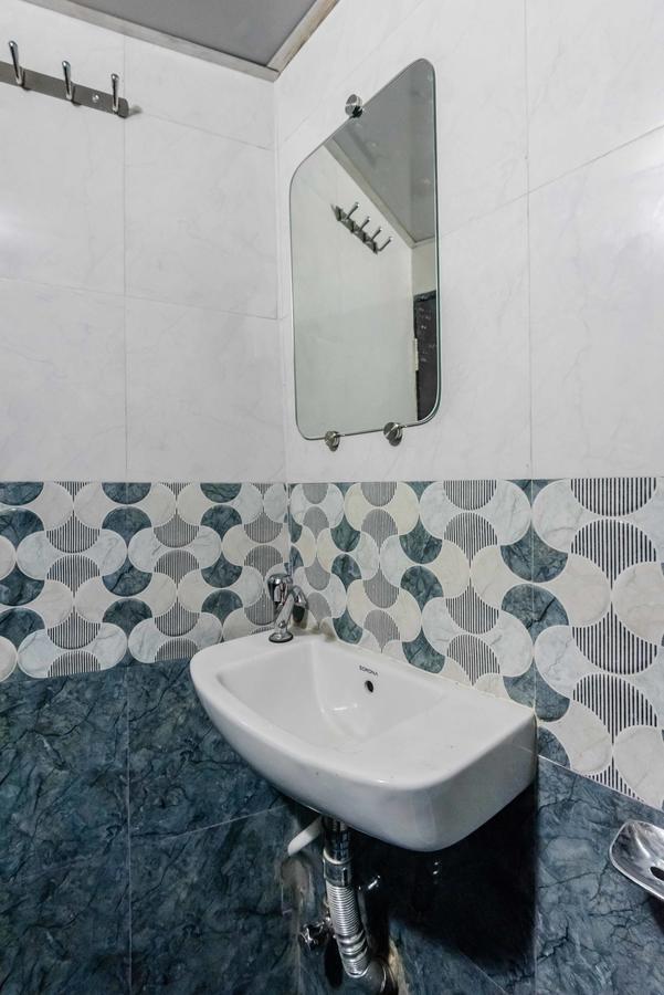 Awesome Dormitory - Men Only Bombay Extérieur photo