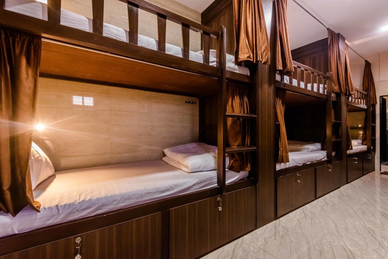 Awesome Dormitory - Men Only Bombay Extérieur photo