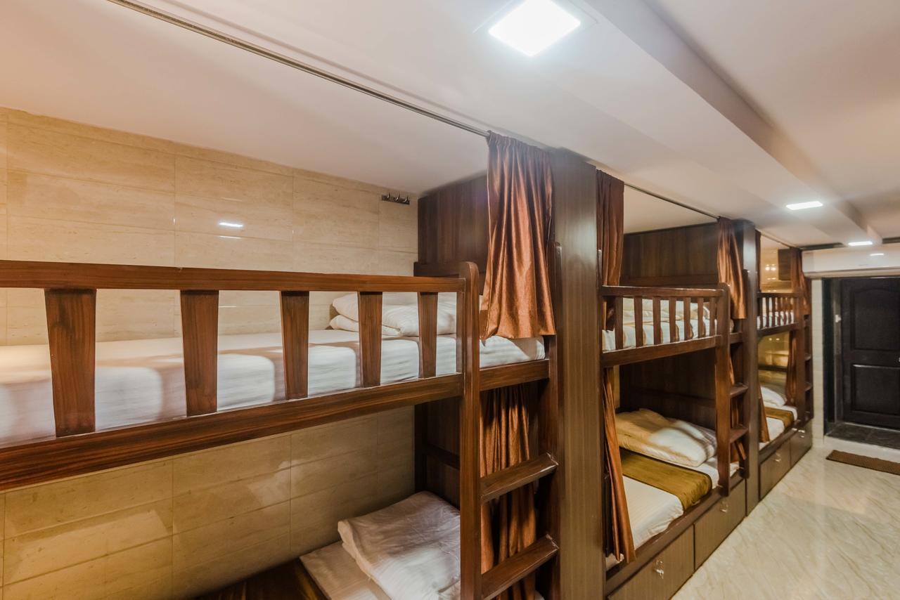 Awesome Dormitory - Men Only Bombay Extérieur photo