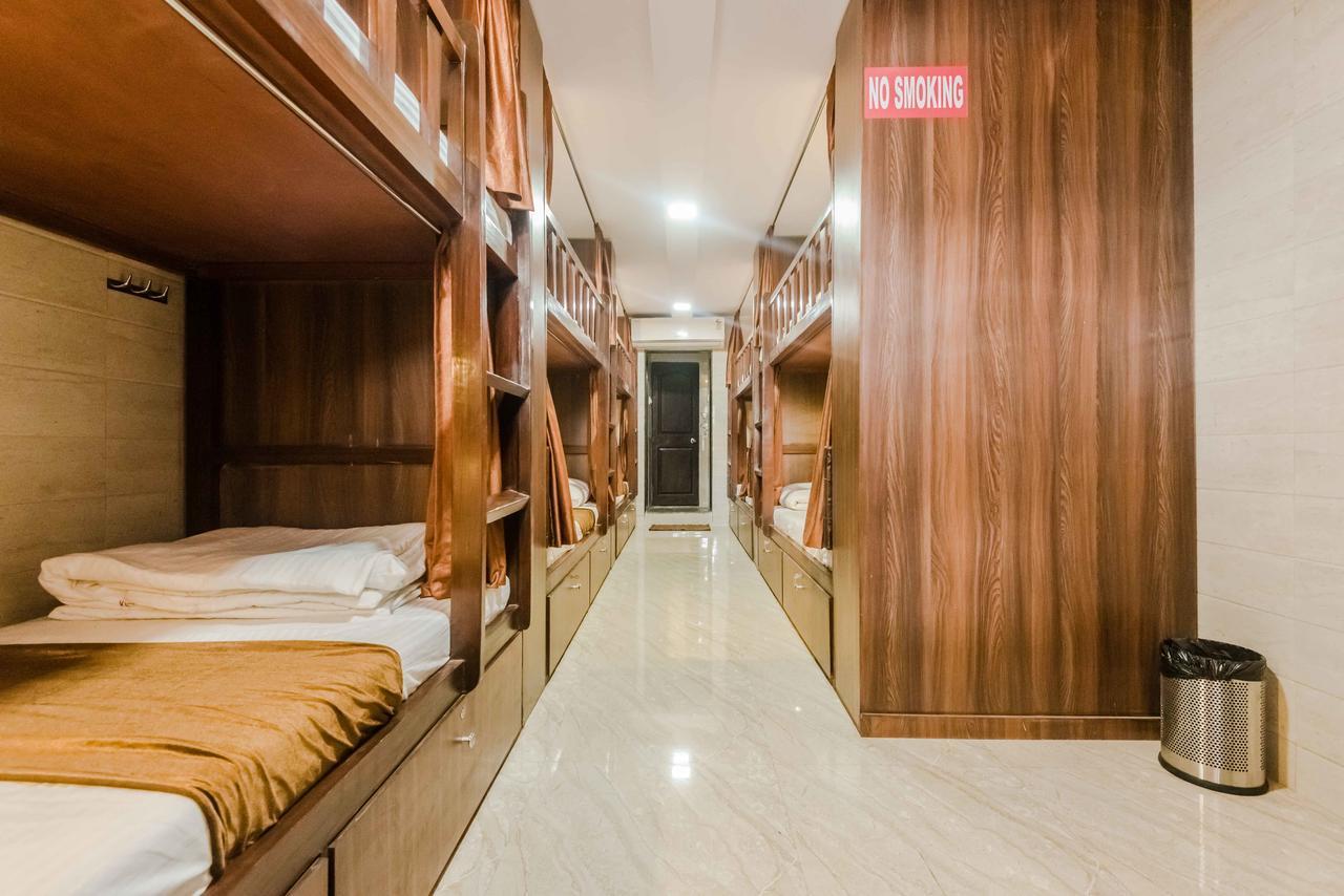 Awesome Dormitory - Men Only Bombay Extérieur photo
