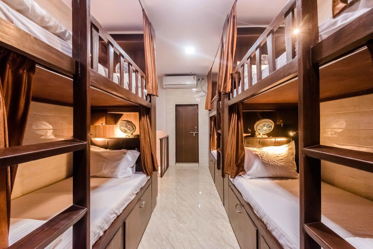 Awesome Dormitory - Men Only Bombay Extérieur photo
