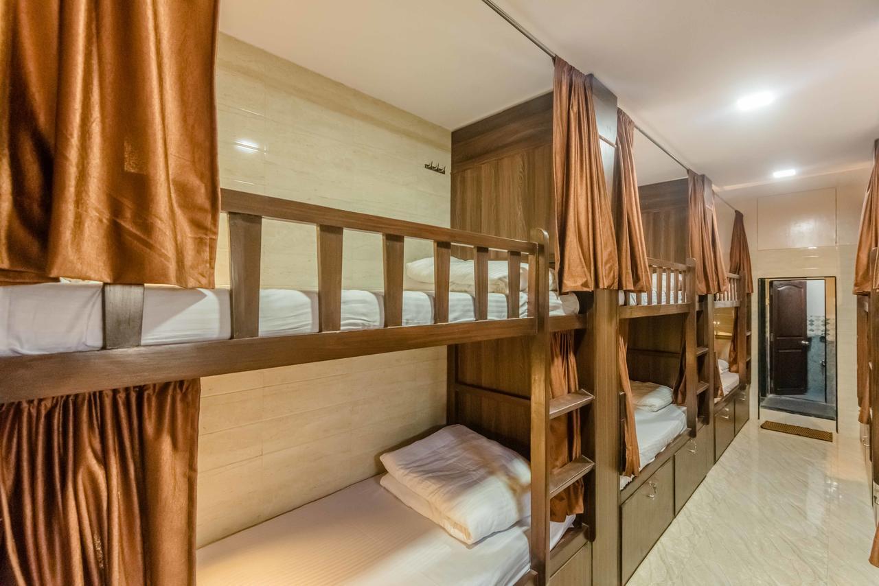 Awesome Dormitory - Men Only Bombay Extérieur photo