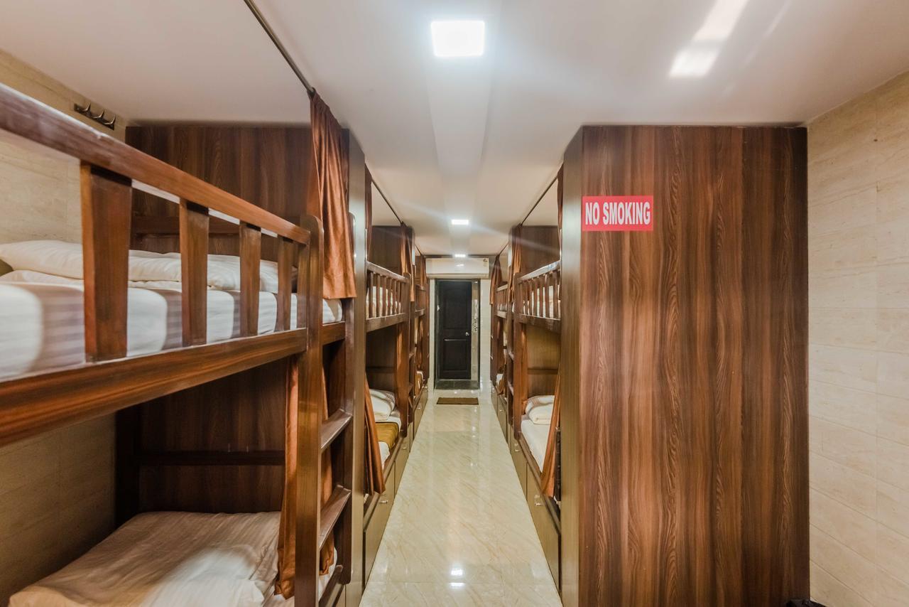 Awesome Dormitory - Men Only Bombay Extérieur photo