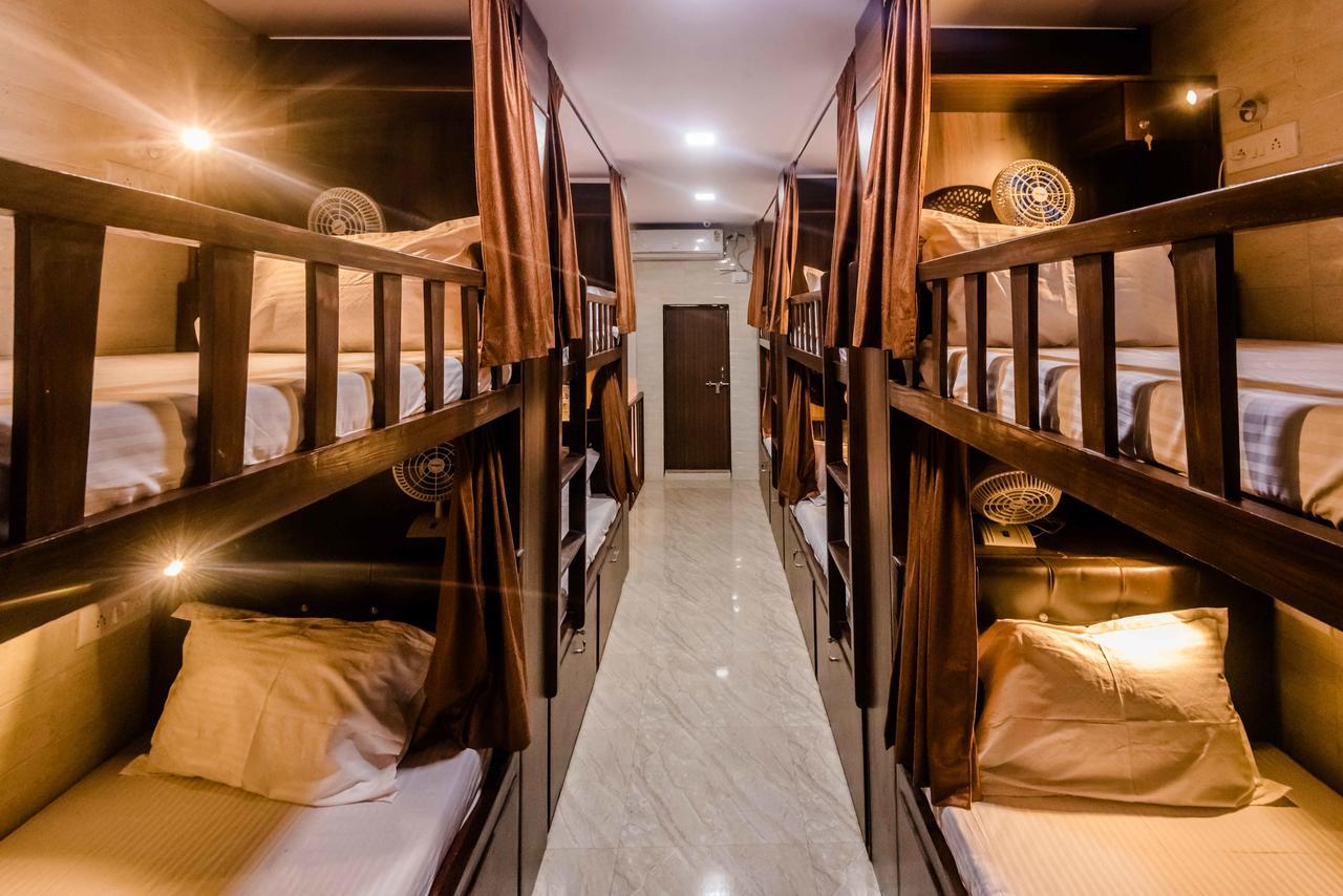 Awesome Dormitory - Men Only Bombay Extérieur photo