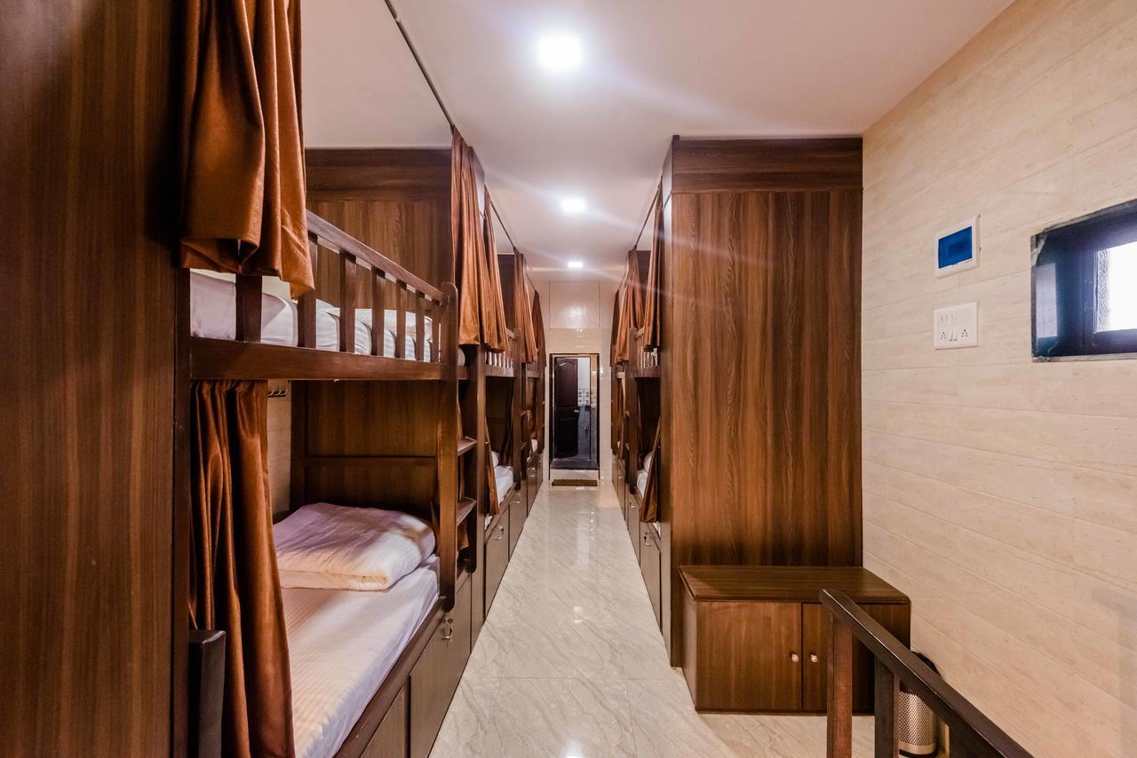 Awesome Dormitory - Men Only Bombay Extérieur photo